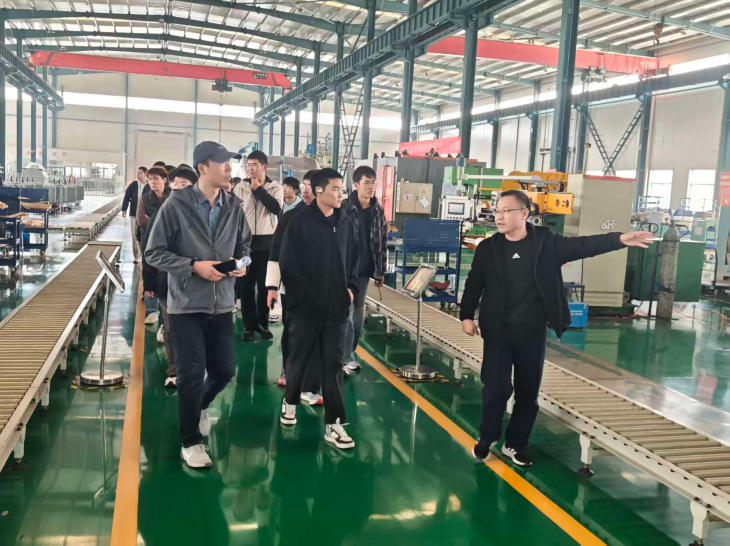 泰山学院一行二百余师生    到公司参观、交流